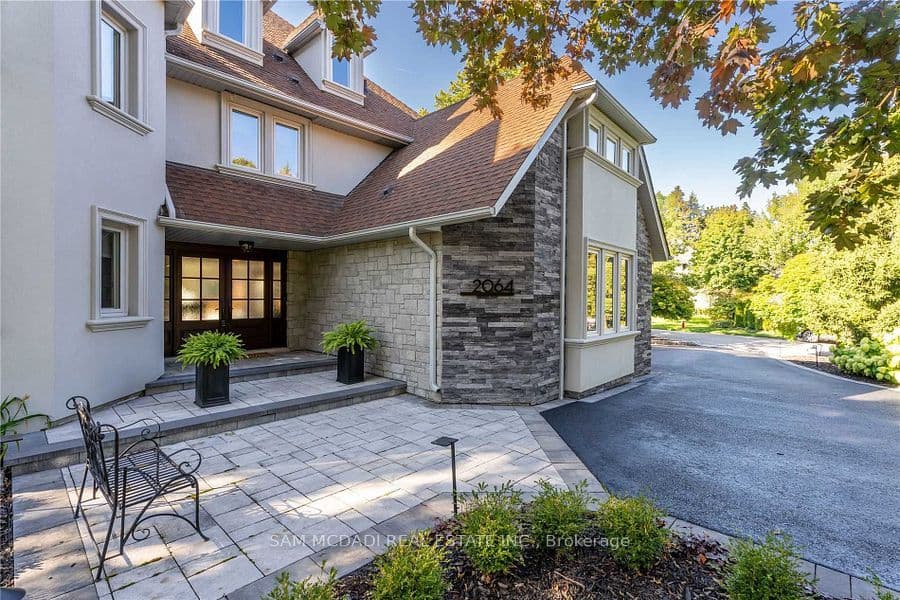 2064 Almira Court, Mississauga, ON L5H 4A5 – photo 3