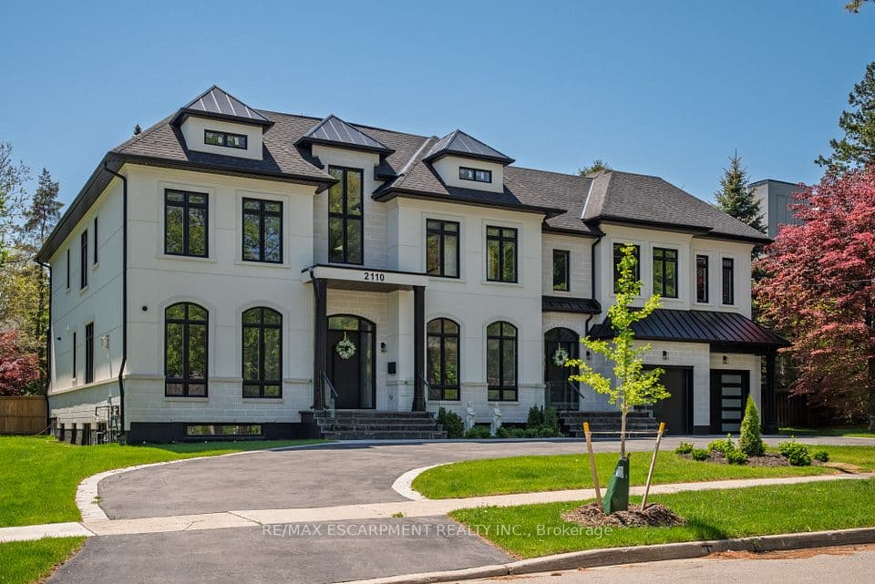 2110 Stonehouse Crescent, Mississauga, ON L5H 3J1 – photo 3