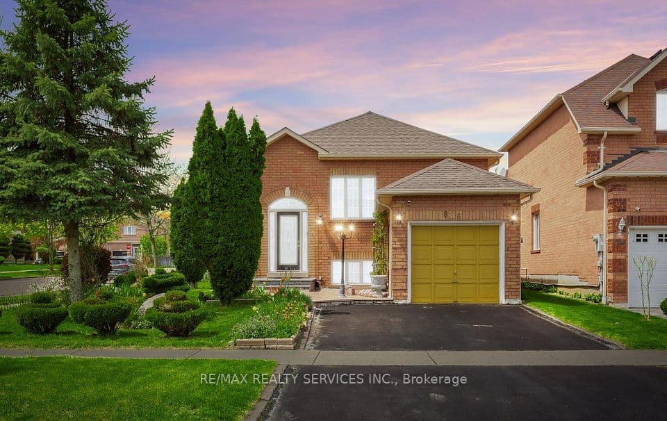 836 Avocado Crescent, Mississauga, ON L5W 1K4 – main photo