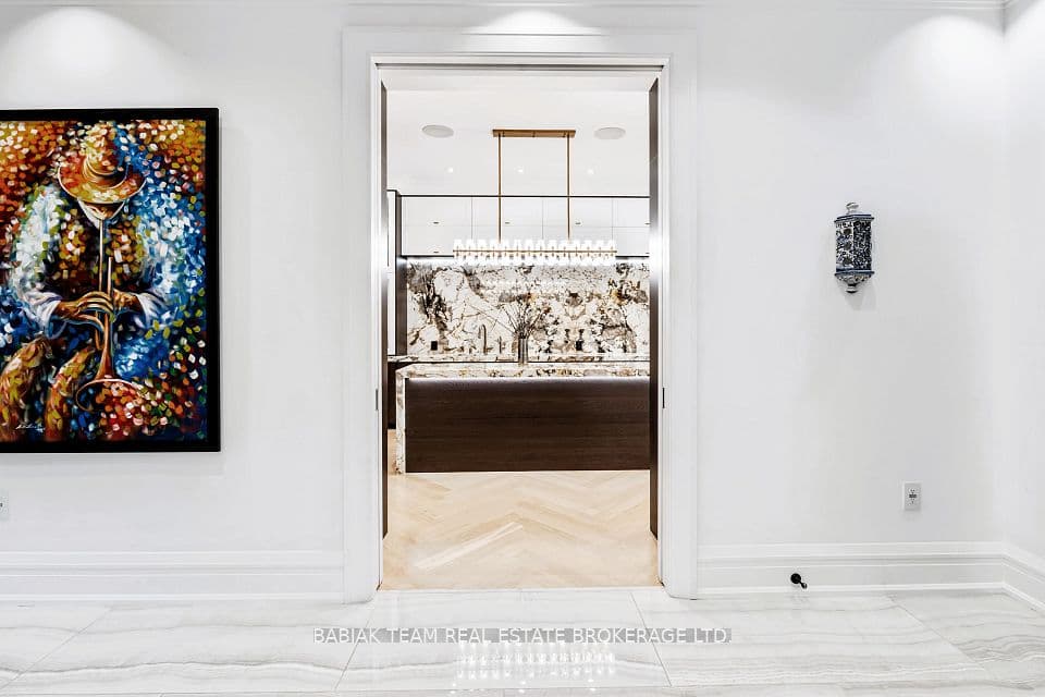 8 Baby Point Terrace, Toronto, ON M6S 4S4 – photo 3