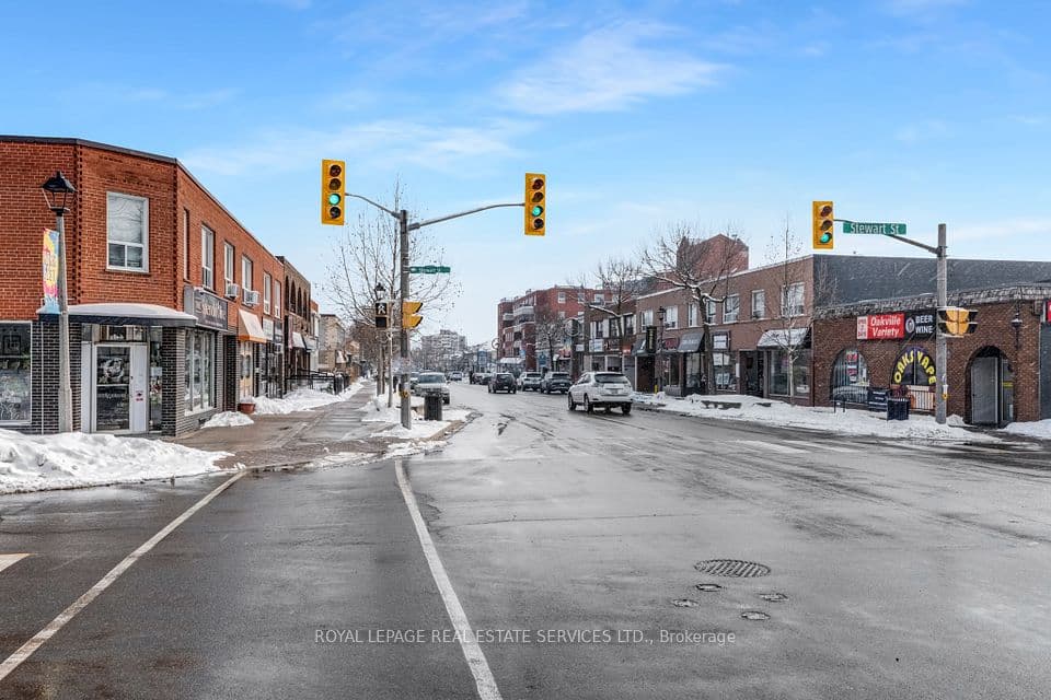 20 Speers Road 605, Oakville, ON L6K 3R5 – photo 3