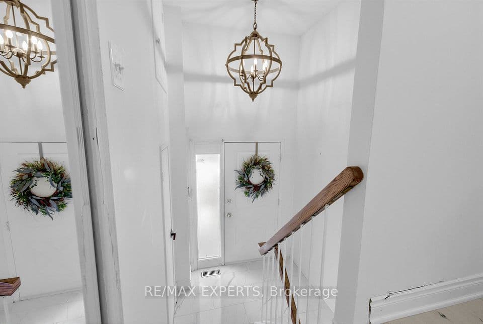21 Maple Branch Path, Toronto, ON M9P 3T4 – photo 2