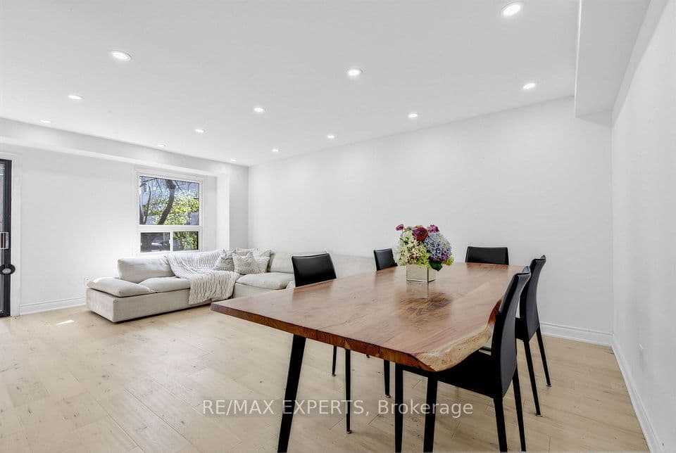 21 Maple Branch Path, Toronto, ON M9P 3T4 – photo 3