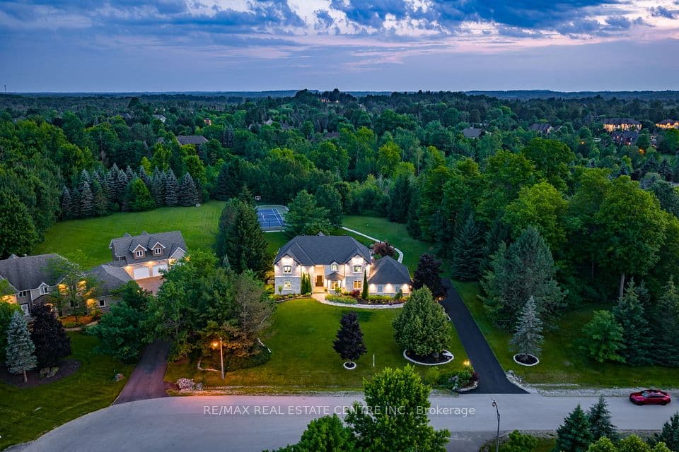 11135 Menzies Court, Milton, ON L0P 1B0 – main photo