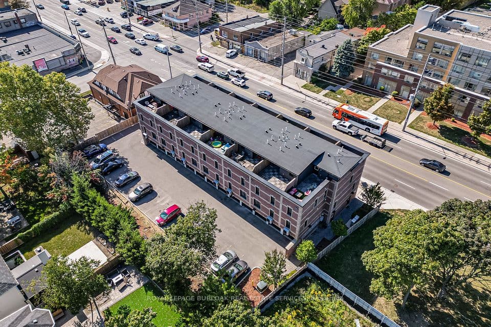 760 Lakeshore Road E 213, Mississauga, ON L5E 1C7 – main photo
