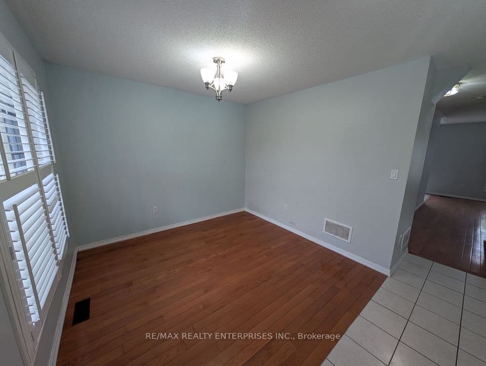 40 Sweetwood Circle, Brampton, ON L7A 2X7 – photo 3