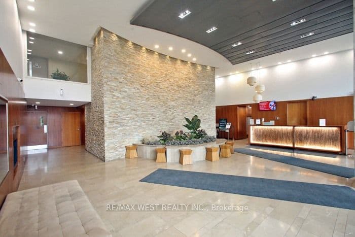225 Webb Drive 903, Mississauga, ON L5B 4P2 – photo 2