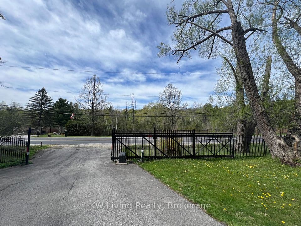 5467 Cedar Springs Road, Burlington, ON L7P 0C2 – main photo