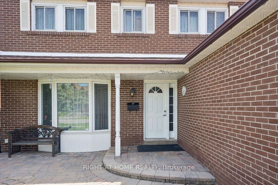 37 Moffatt Avenue, Brampton, ON L6Y 2L6 – photo 2