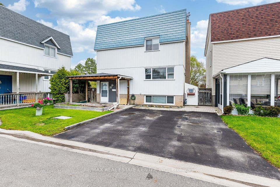 12 Homer Square, Brampton, ON L6S 1X9 – main photo
