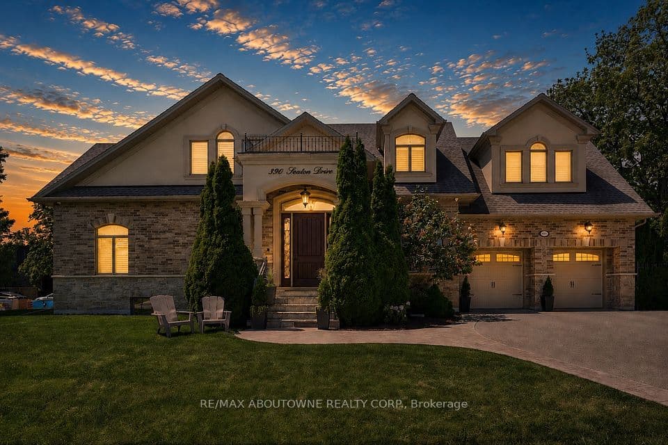 390 Seaton Drive, Oakville, ON L6L 3Y2 – main photo