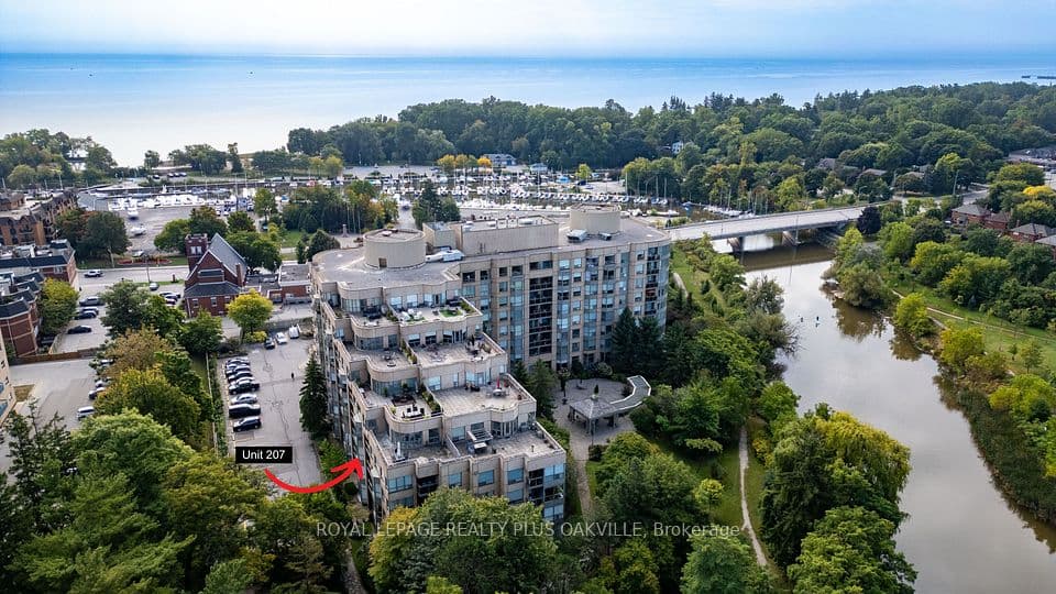 2511 Lakeshore Road W 207, Oakville, ON L6L 6L9 – photo 2