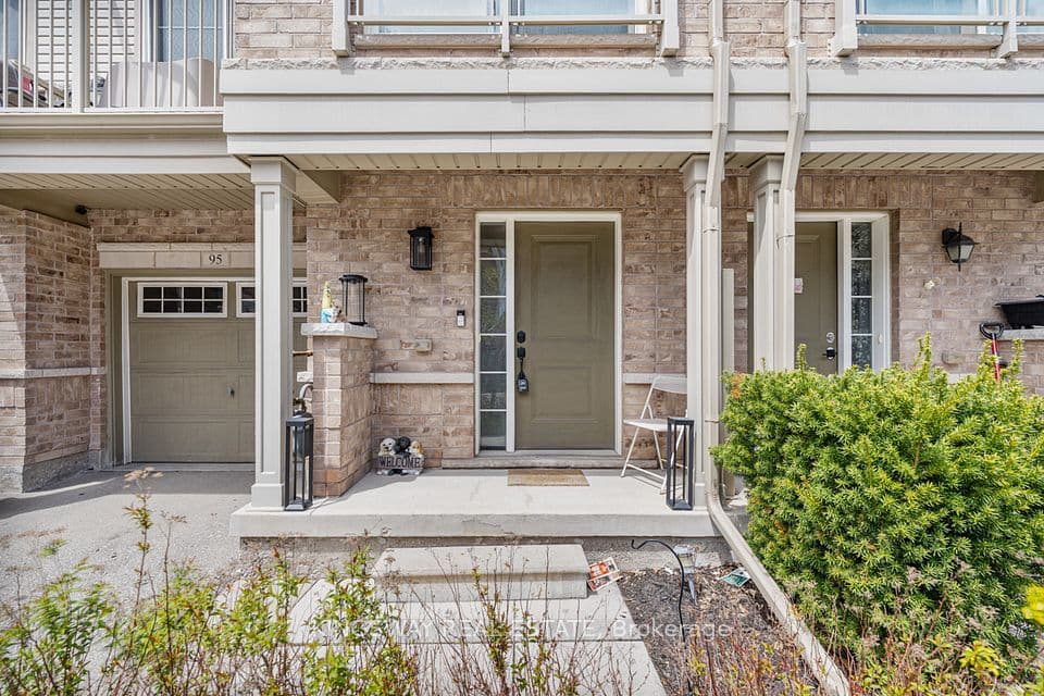 165 Hampshire Way 95, Milton, ON L9T 8M7 – main photo