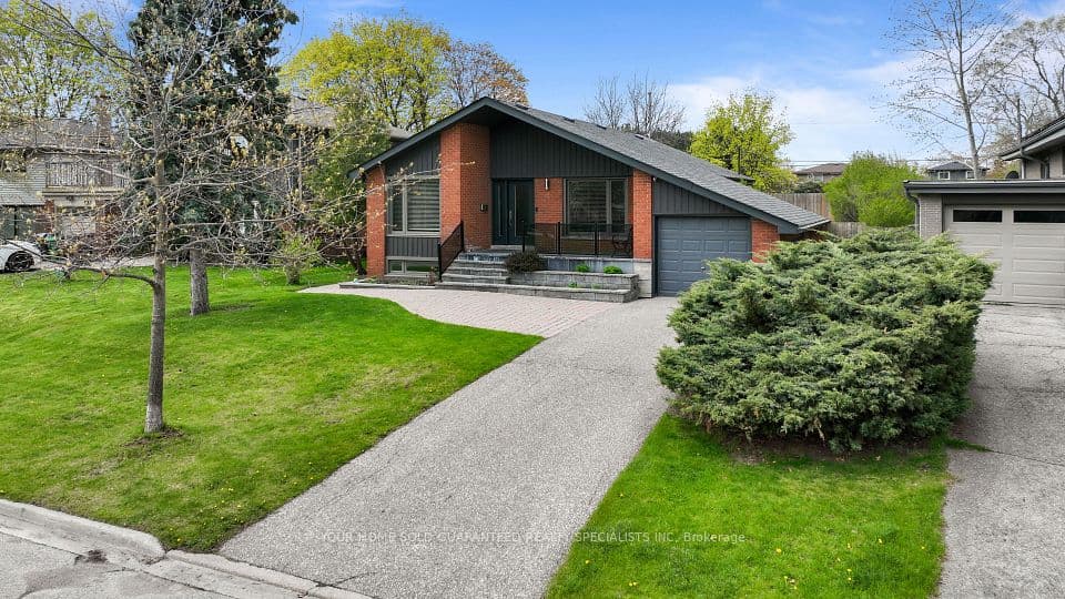 947 Sierra Boulevard, Mississauga, ON L4Y 2E3 – main photo