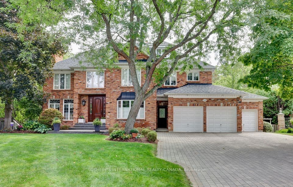 1379 Meadow Green Court, Mississauga, ON L5H 4J3 – main photo