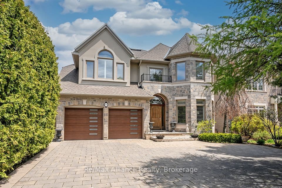 203 Burloak Drive, Oakville, ON L6L 6T6 – main photo