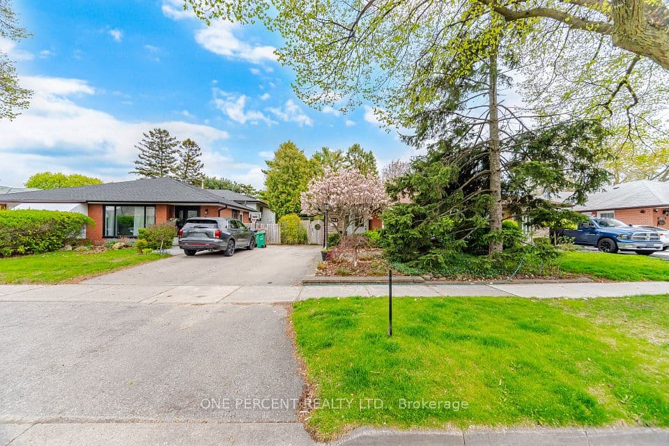 1968 Carrera Lane, Mississauga, ON L5J 1C5 – photo 2