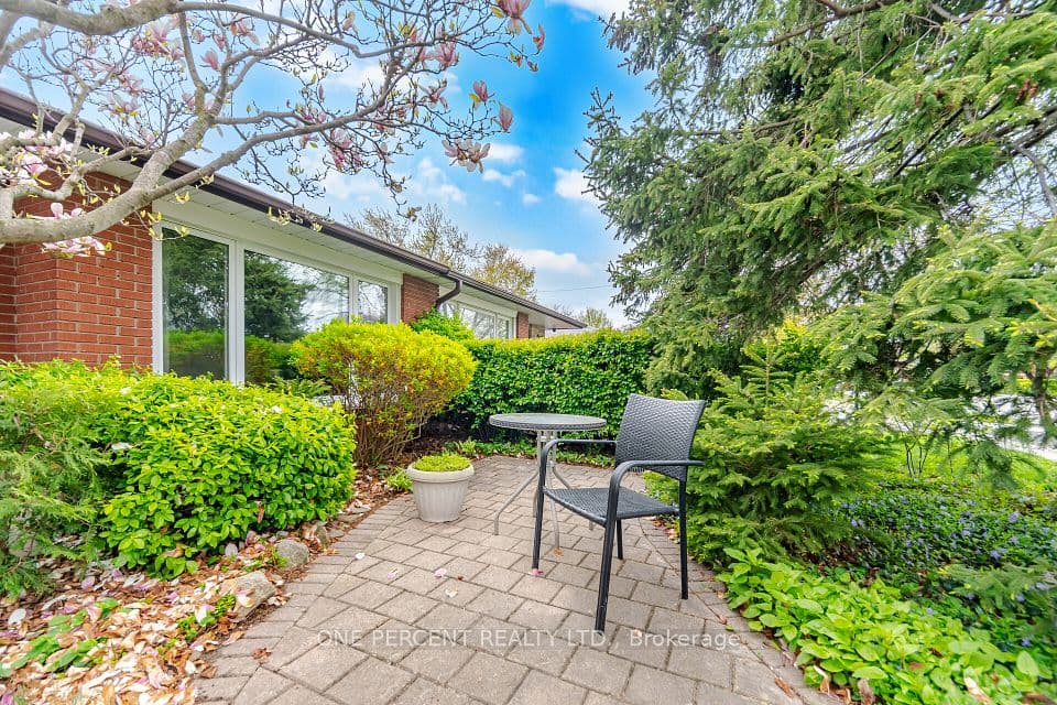 1968 Carrera Lane, Mississauga, ON L5J 1C5 – photo 3