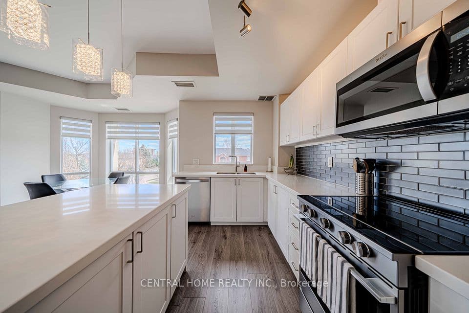 483 Faith Drive 202, Mississauga, ON L5R 0A1 – main photo