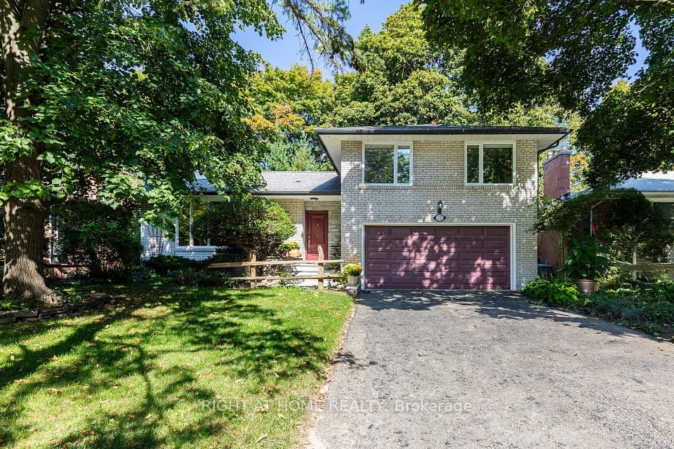 3325 Enniskillen Circle, Mississauga, ON L5C 2M9 – photo 2