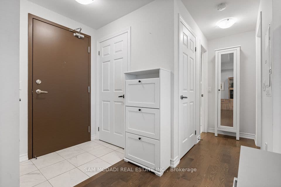 215 Broadway Street 308, Mississauga, ON L5M 1J1 – photo 2