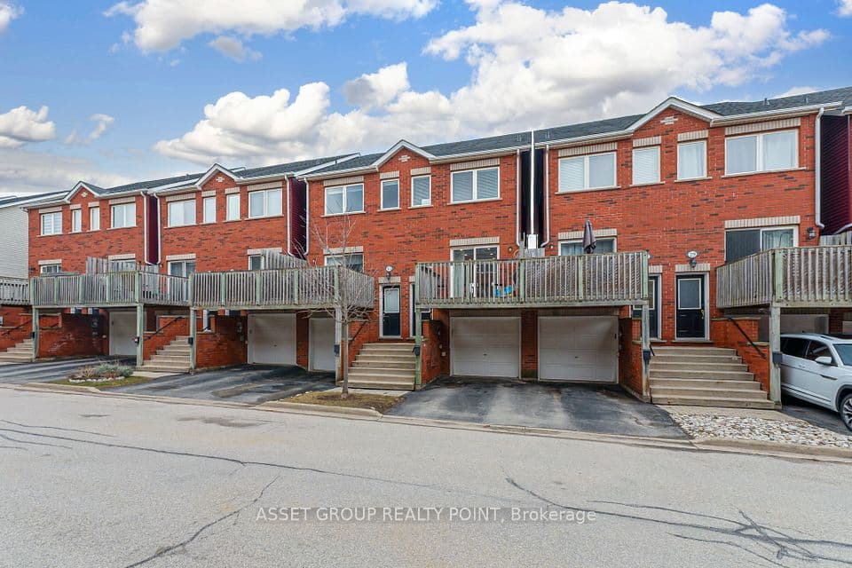 1751 Lampman Avenue 33, Burlington, ON L7L 6W3 – main photo
