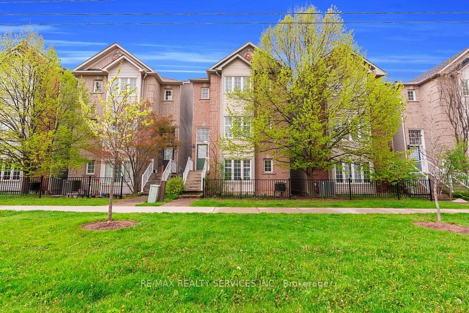 5110 Fairview Street 28, Burlington, ON L7L 7H6 – main photo