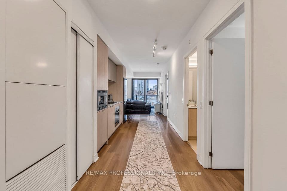 86 Dundas Street E 404, Mississauga, ON L5A 0B1 – photo 3