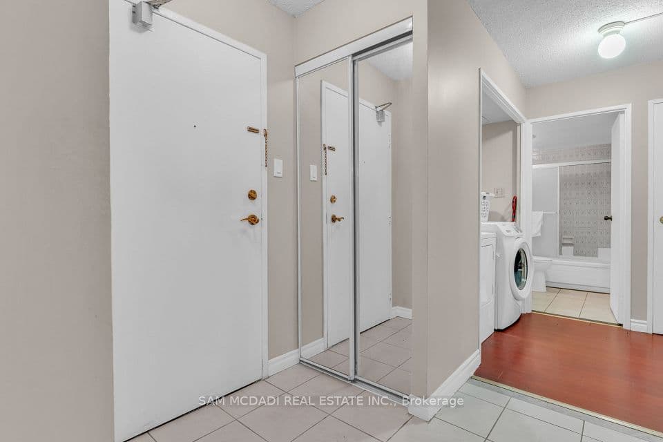 3590 Kaneff Crescent 605, Mississauga, ON K5A 3X3 – photo 2