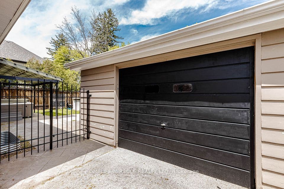 563 Taplow Crescent, Oakville, ON L6L 4V9 – photo 3