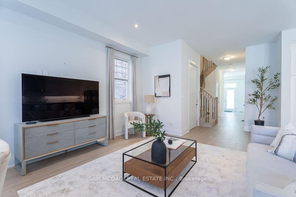 1949 Barbertown Road, Mississauga, ON L5M 2G9 – photo 3