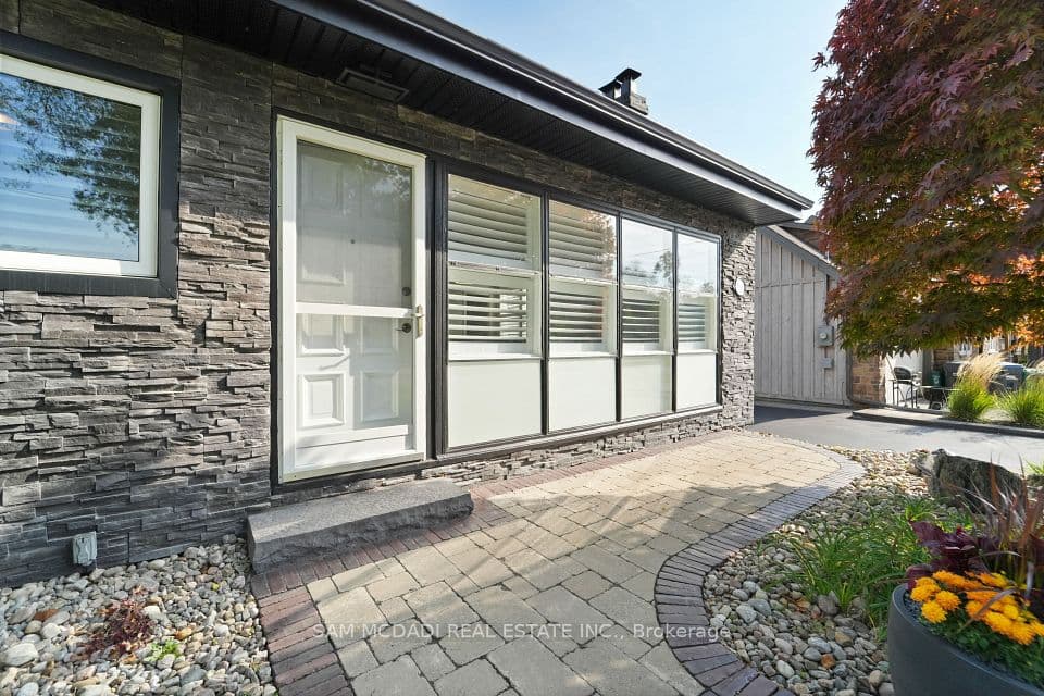 1140 Halliday Avenue, Mississauga, ON L5E 1P9 – photo 3