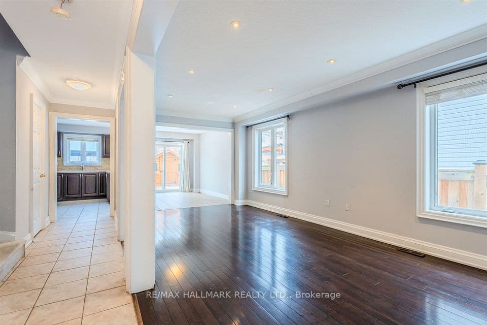 241 Featherstone Road, Milton, ON L9T 7C3 – photo 3