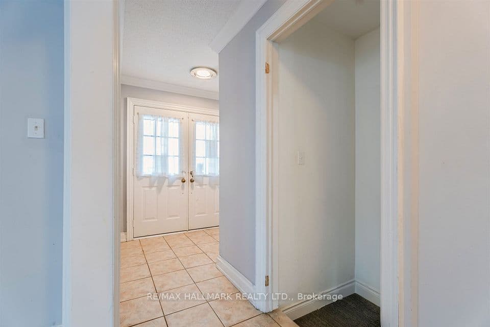 241 Featherstone Road, Milton, ON L9T 7C3 – photo 2