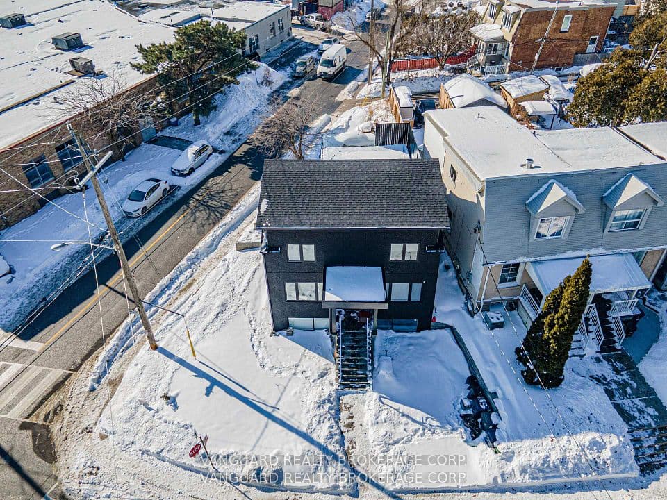 410 Maybank Avenue, Toronto, ON M6N 3S8 – photo 2