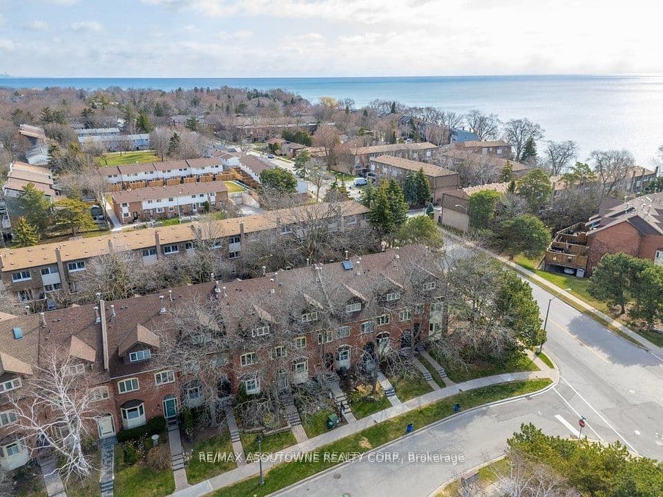 45 Tradewind Drive, Oakville, ON L6L 6K9 – photo 3