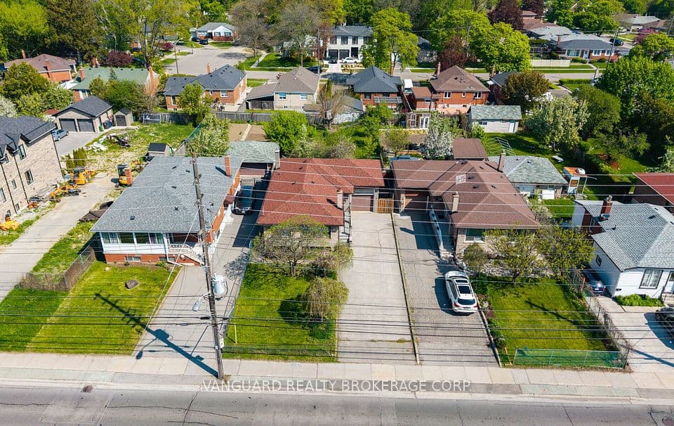 182 Dixon Road, Toronto, ON M9P 2L8 – photo 3