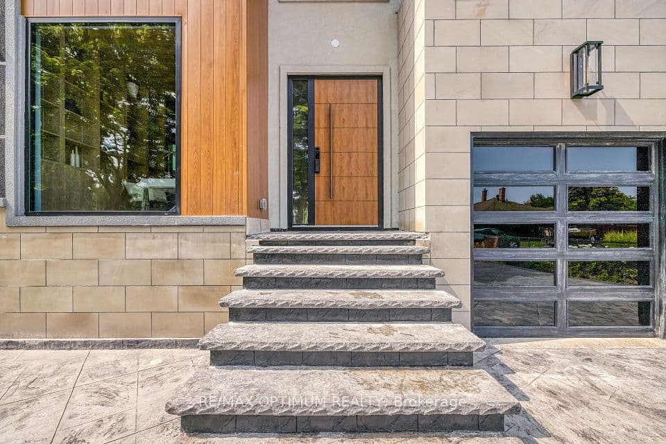 47 Moore Street, Brampton, ON L6X 1V2 – photo 3