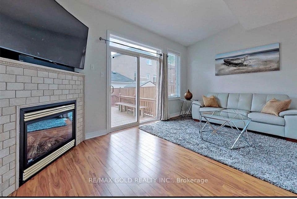 60 Swales Crescent, Brampton, ON L6R 0H7 – photo 2