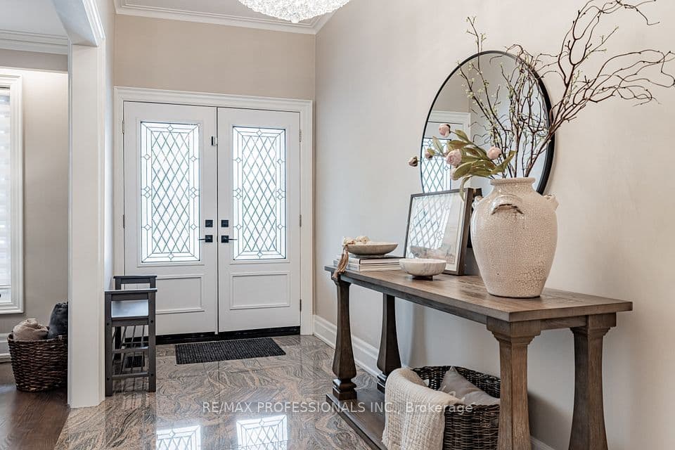 182 Gracefield Avenue, Toronto, ON M6L 1L8 – photo 3