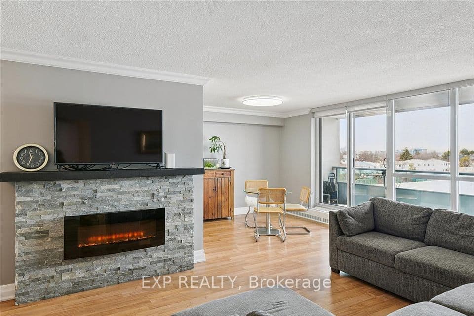 44 Longbourne Drive 412, Toronto, ON M9R 2M7 – photo 3