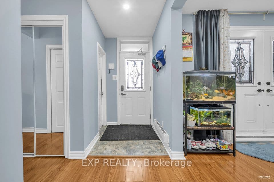 16 London Green Court 106, Toronto, ON M3N 1K2 – photo 3