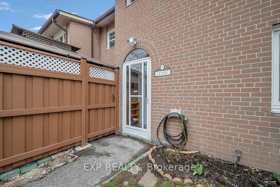 16 London Green Court 106, Toronto, ON M3N 1K2 – photo 2