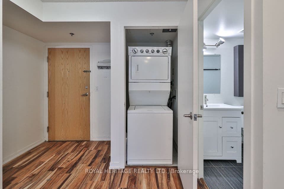 38 Joe Shuster Way 104, Toronto, ON M6K 0A5 – photo 3
