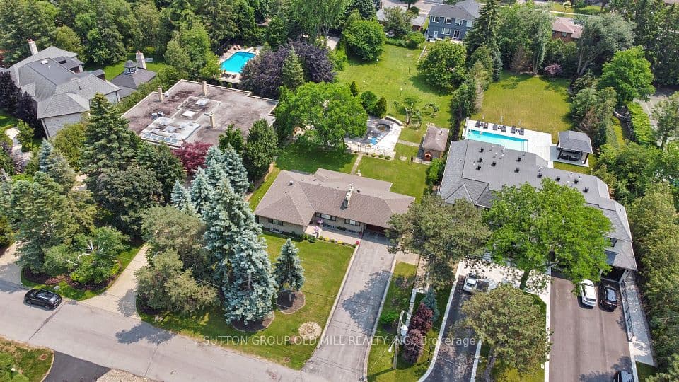 9 Westmount Park Road, Toronto, ON M9P 1R4 – photo 2