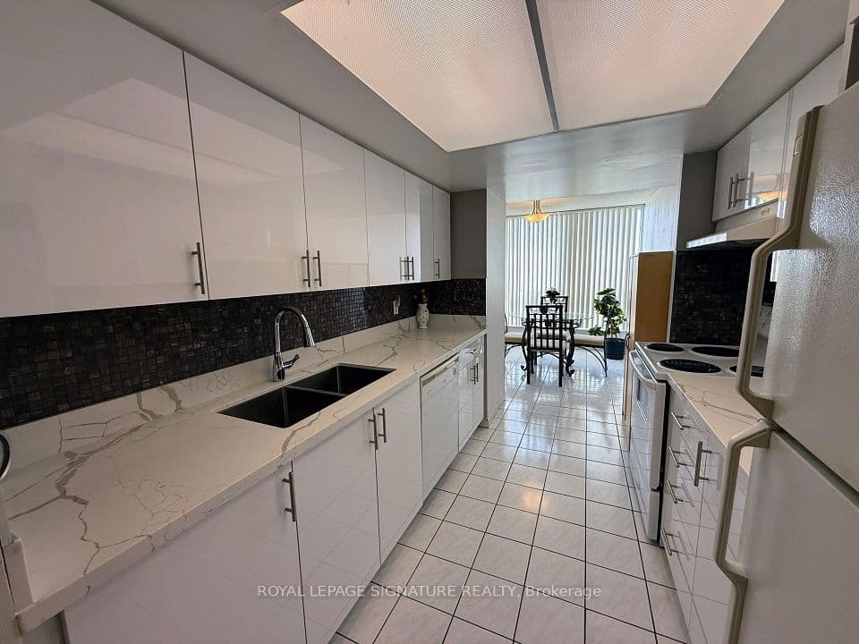 3 Rowntree Road 407, Toronto, ON M9V 5G8 – photo 3