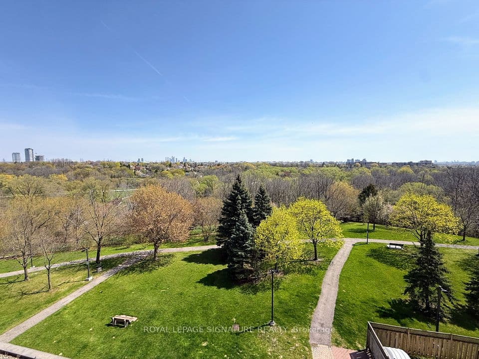 3 Rowntree Road 407, Toronto, ON M9V 5G8 – main photo