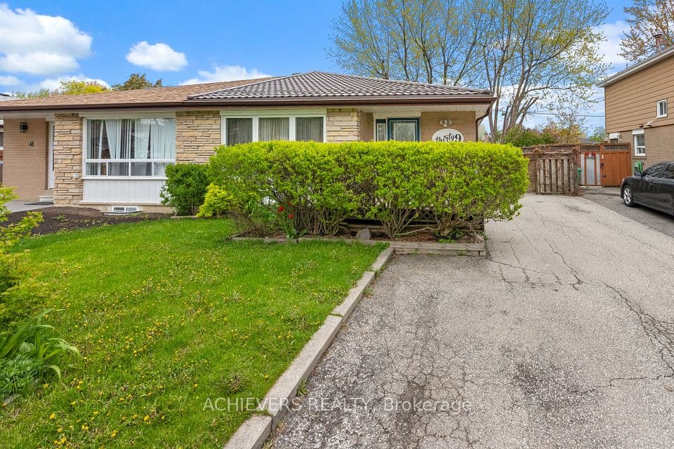 39 Danesbury Crescent, Brampton, ON L6T 1T2 – main photo