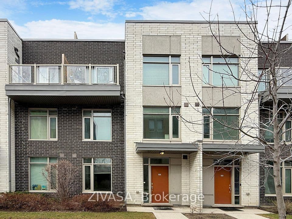 15 Applewood Lane 92, Toronto, ON M9C 2Z7 – main photo