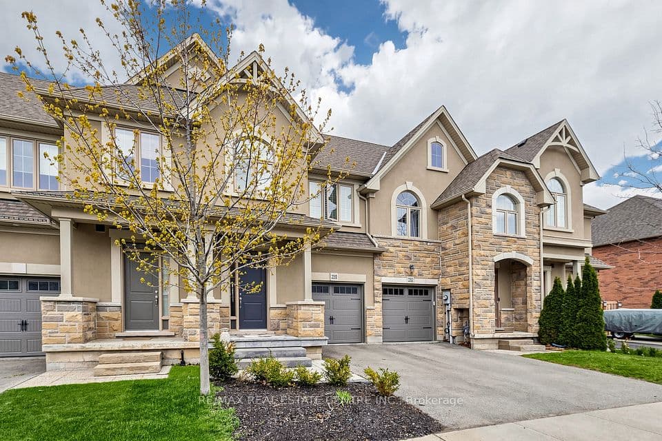 2350 Natasha Circle, Oakville, ON L6M 1N9 – photo 2
